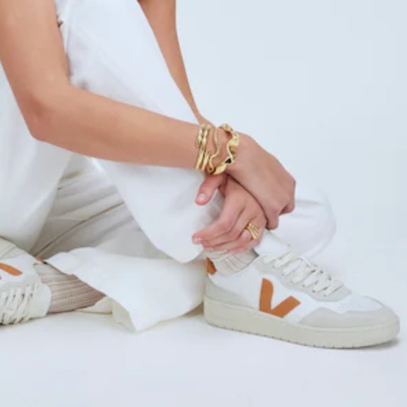 VEJA V-90 mesh white umber Women\'s Sneakers EUC